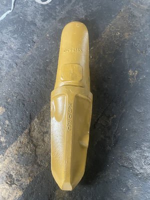 أسنان دلو ماركة TIG لأسنان K30RC كوماتسو هينسلي من سبائك الصلب حفارة أسنان 48-52HRC صلابة